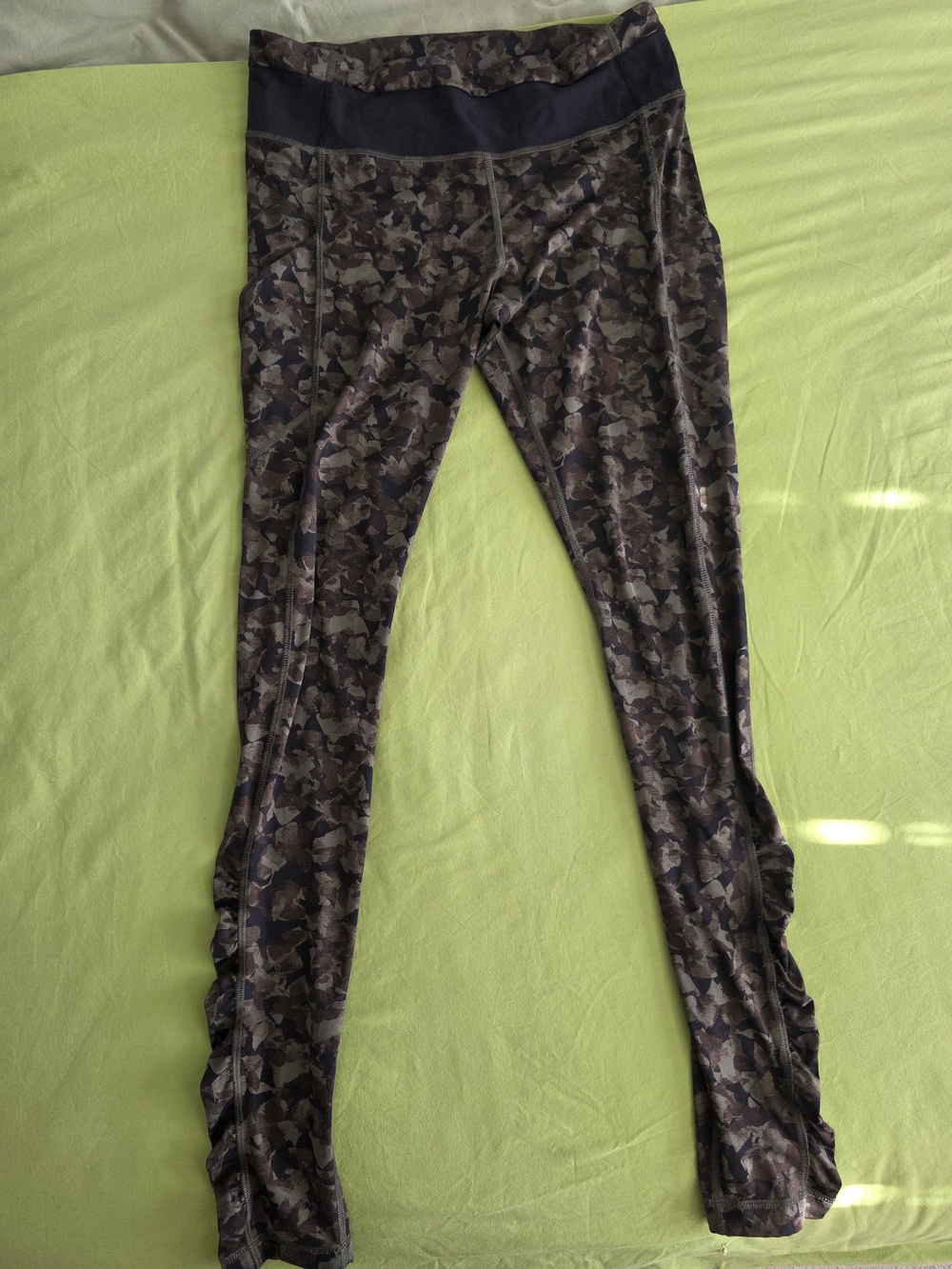 LULULEMON SPEED TIGHT III FULL-ON LUXTREME MYSTIQUE JUNGLE FATIGUE GREEN 2